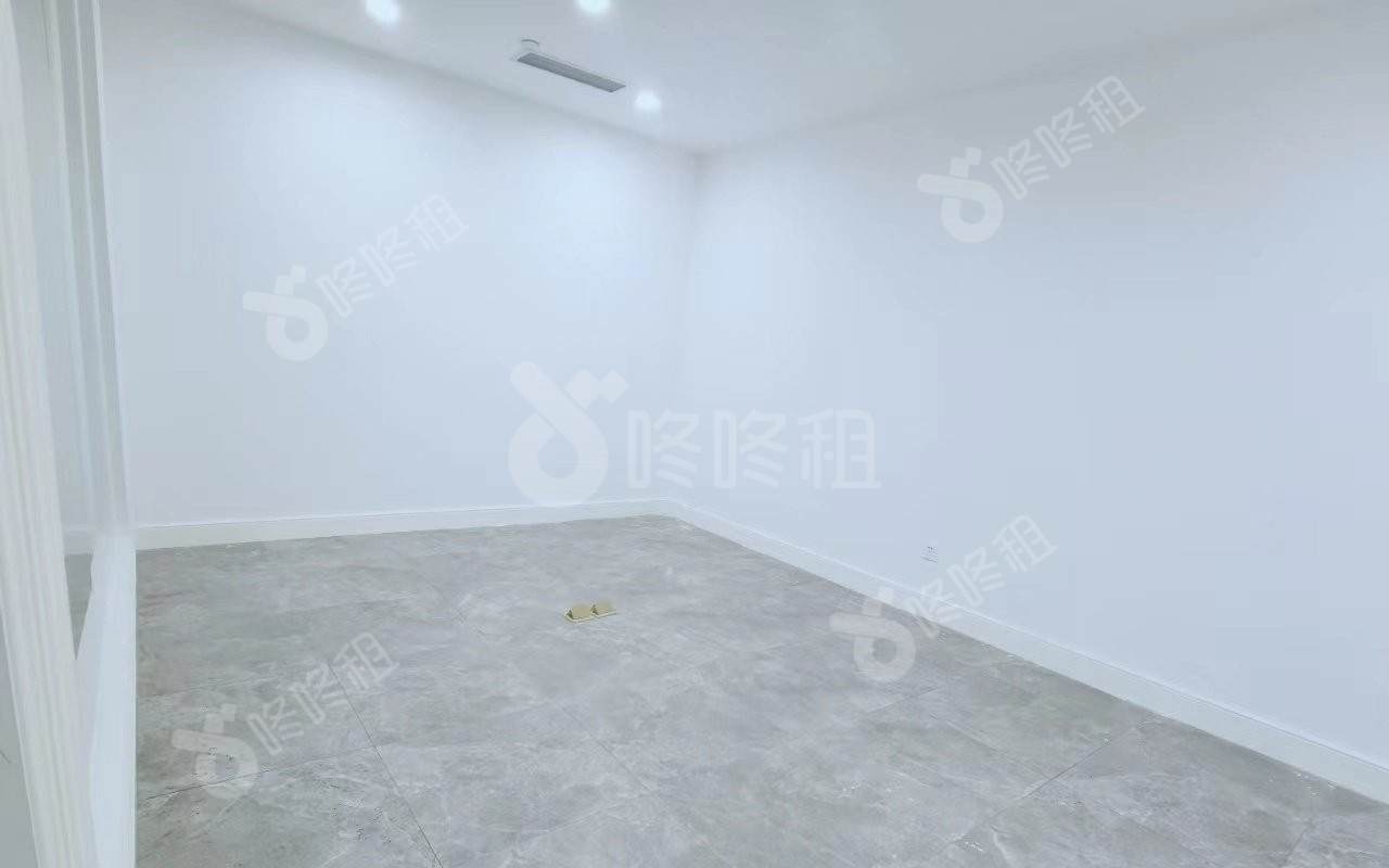金信中心_460平_精装_办公室隔间