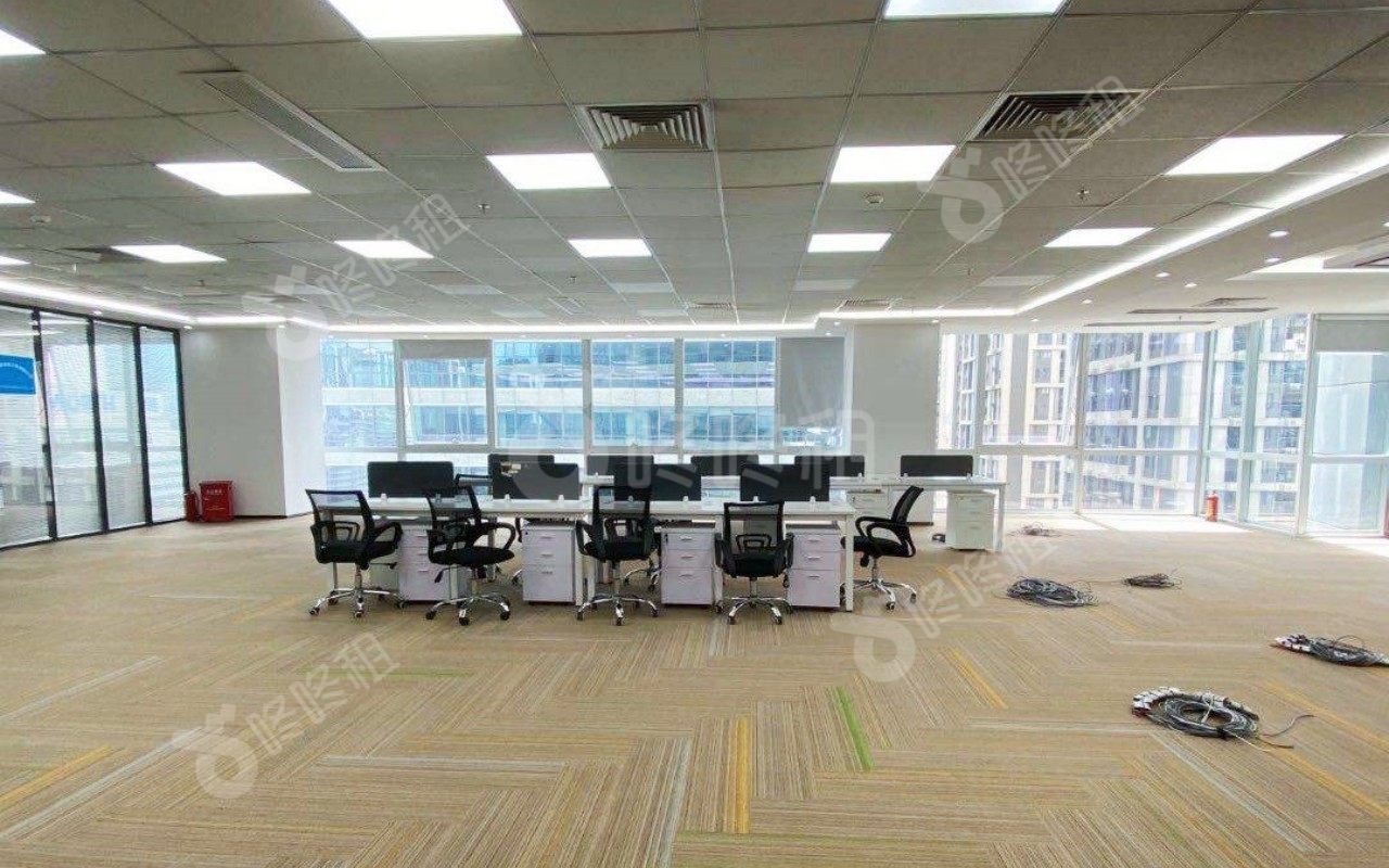 鹏鼎时代大厦_358平_精装_办公室开间