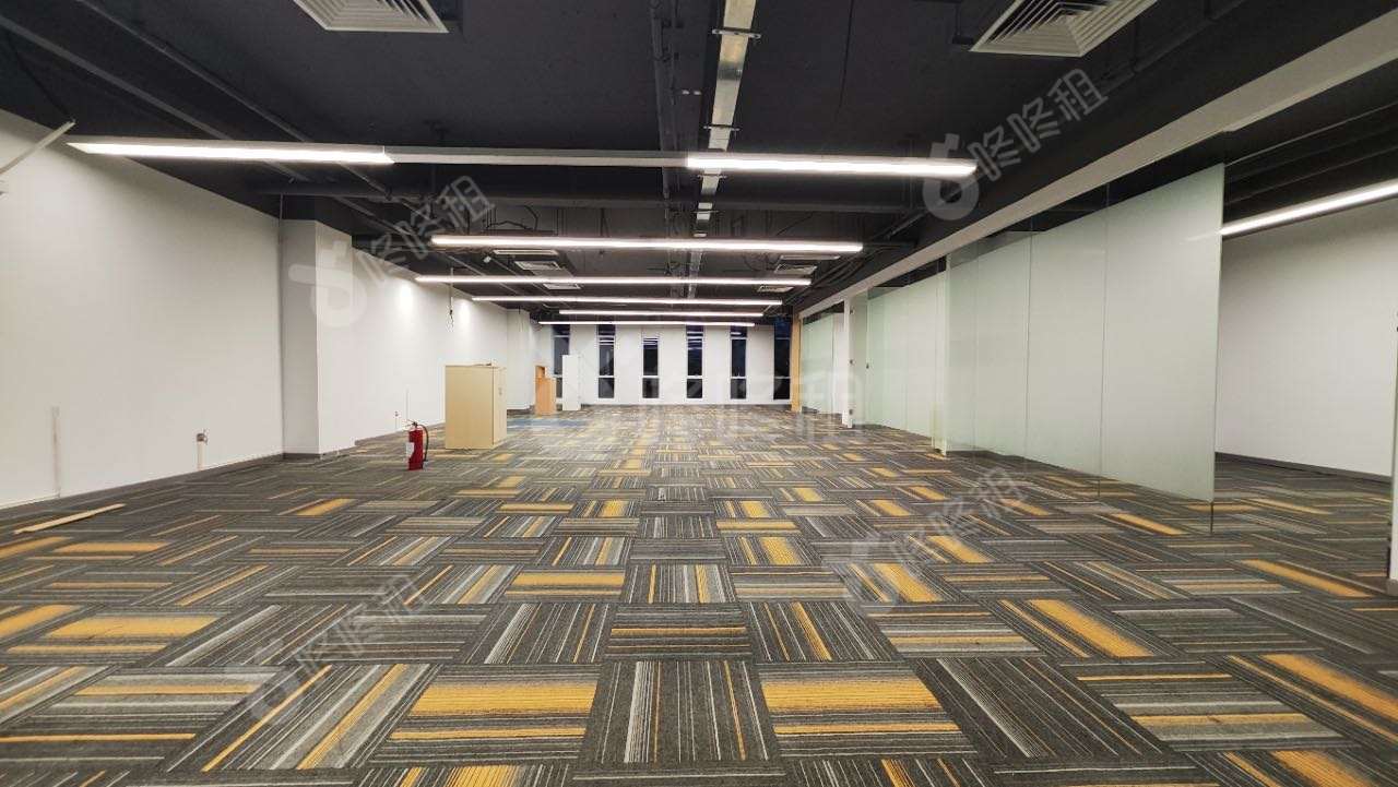 深圳市软件产业基地_680平_精装_办公室开间