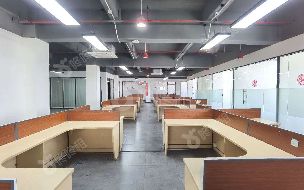 南山睿园产业园_668平_精装_办公室开间