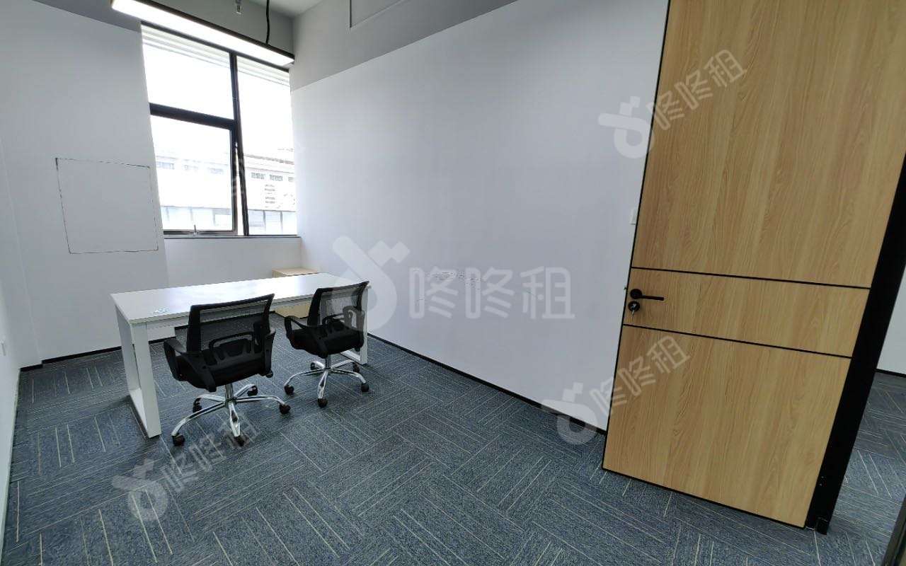 南山睿园产业园_175平_精装_办公室隔间
