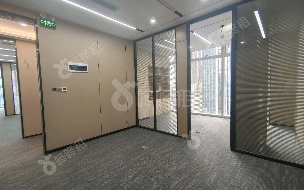 卓越前海壹号_89平_精装_办公室开间