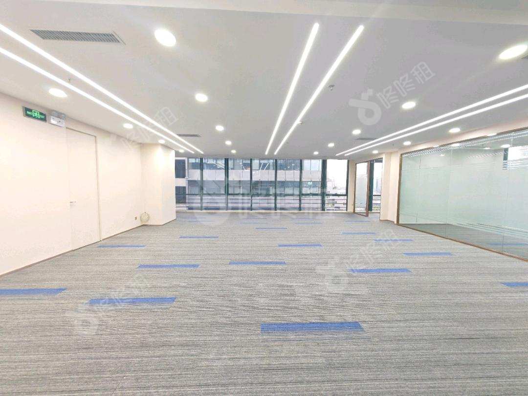 盛唐大厦_398平_精装_办公室开间