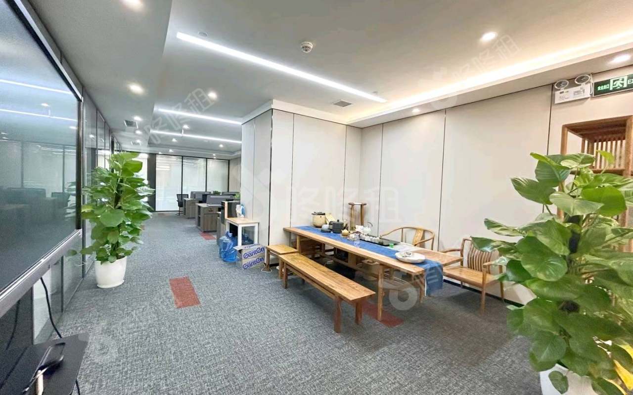 中洲控股中心_480平_精装_办公室开间