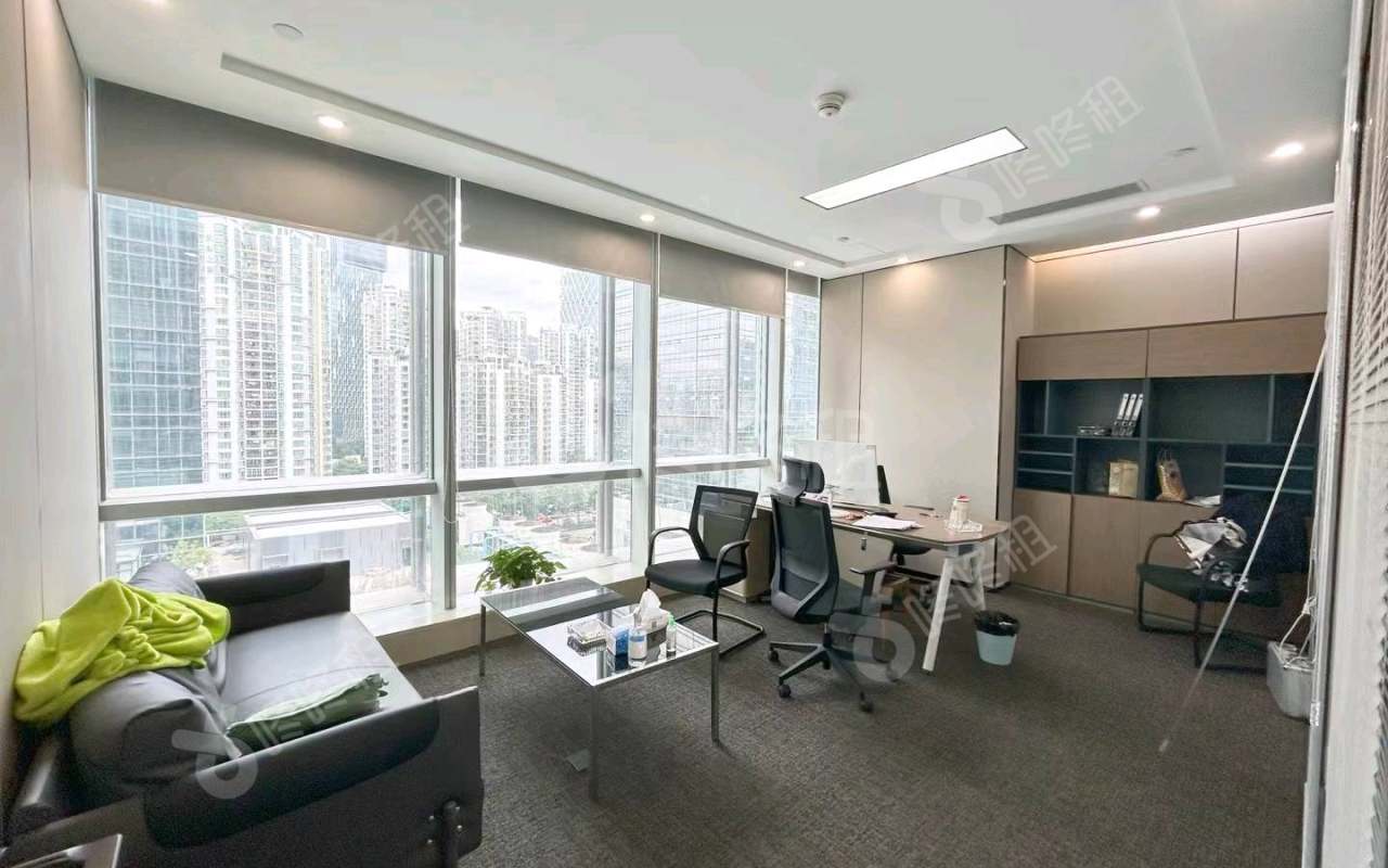 中洲控股中心_480平_精装_办公室隔间