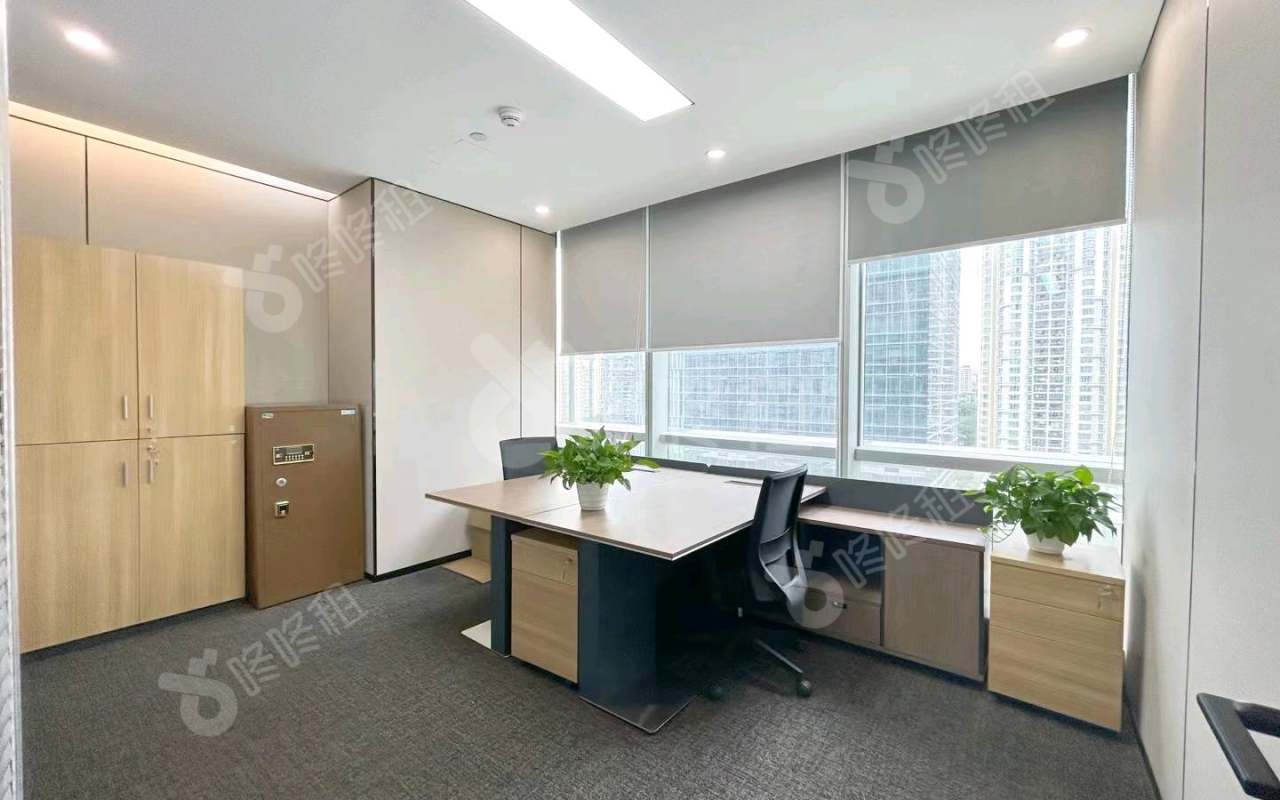 中洲控股中心_480平_精装_办公室隔间