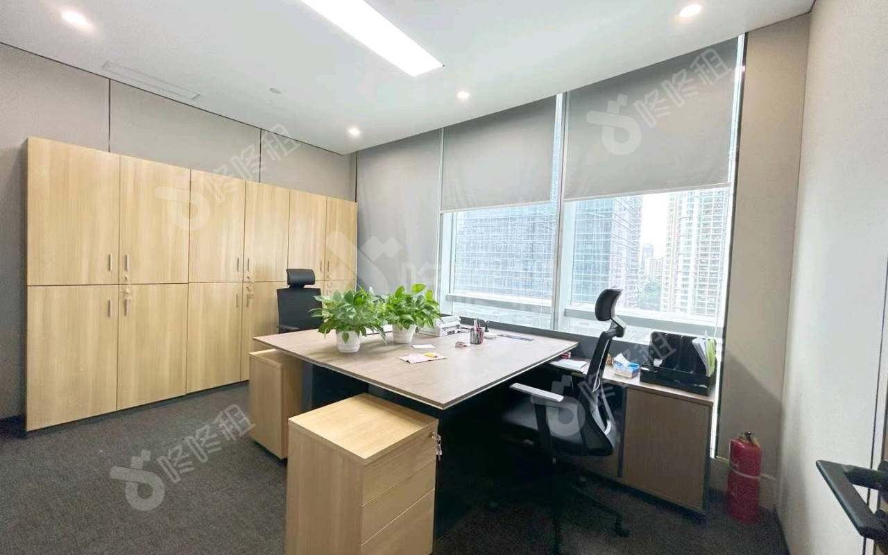 中洲控股中心_480平_精装_办公室隔间