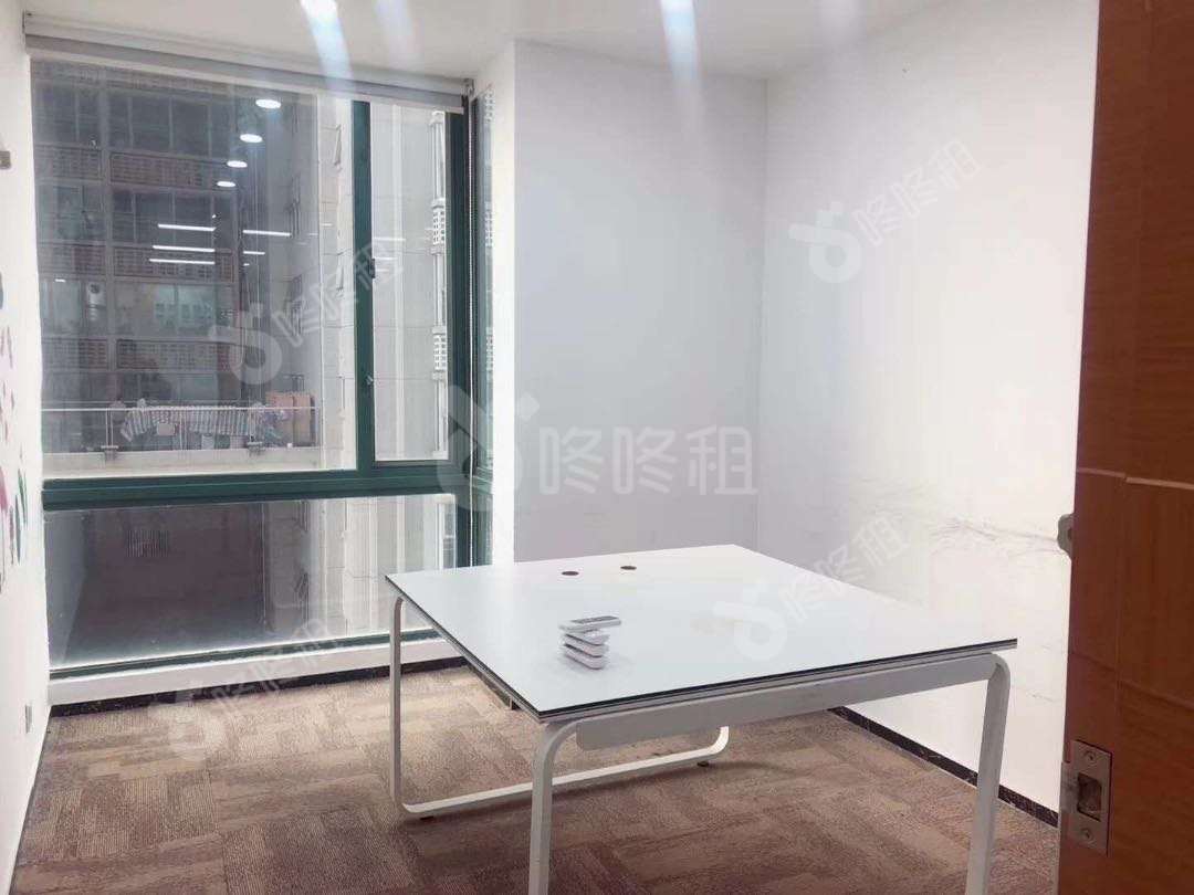 世纪豪庭_197平_精装_办公室隔间