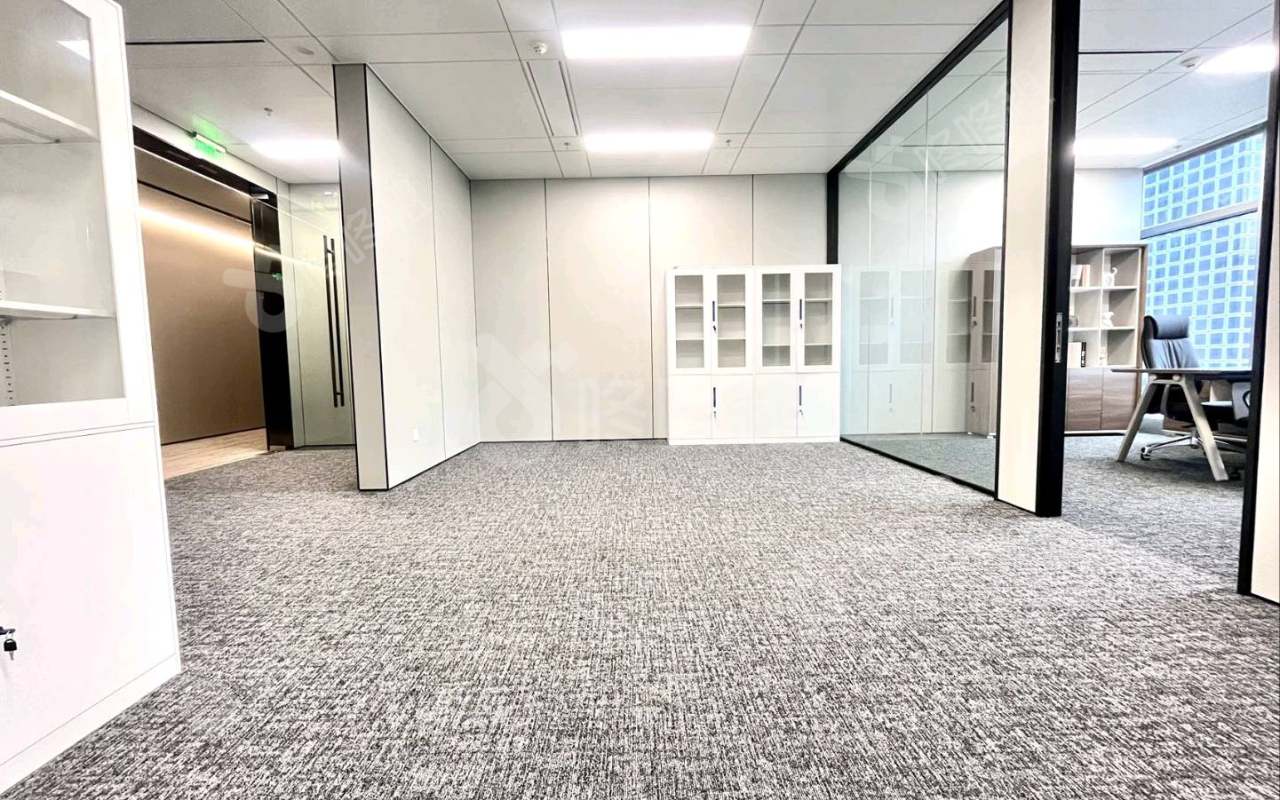 深圳湾SIC超级总部中心_139平_精装_办公室开间