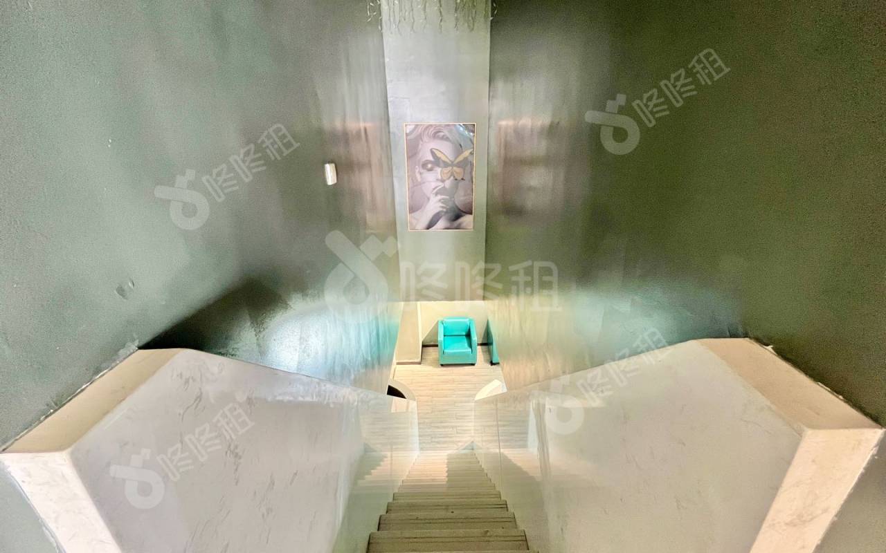 公园道大厦_126平_精装_办公室开间