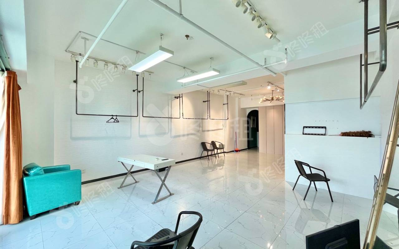 公园道大厦_126平_精装_办公室开间