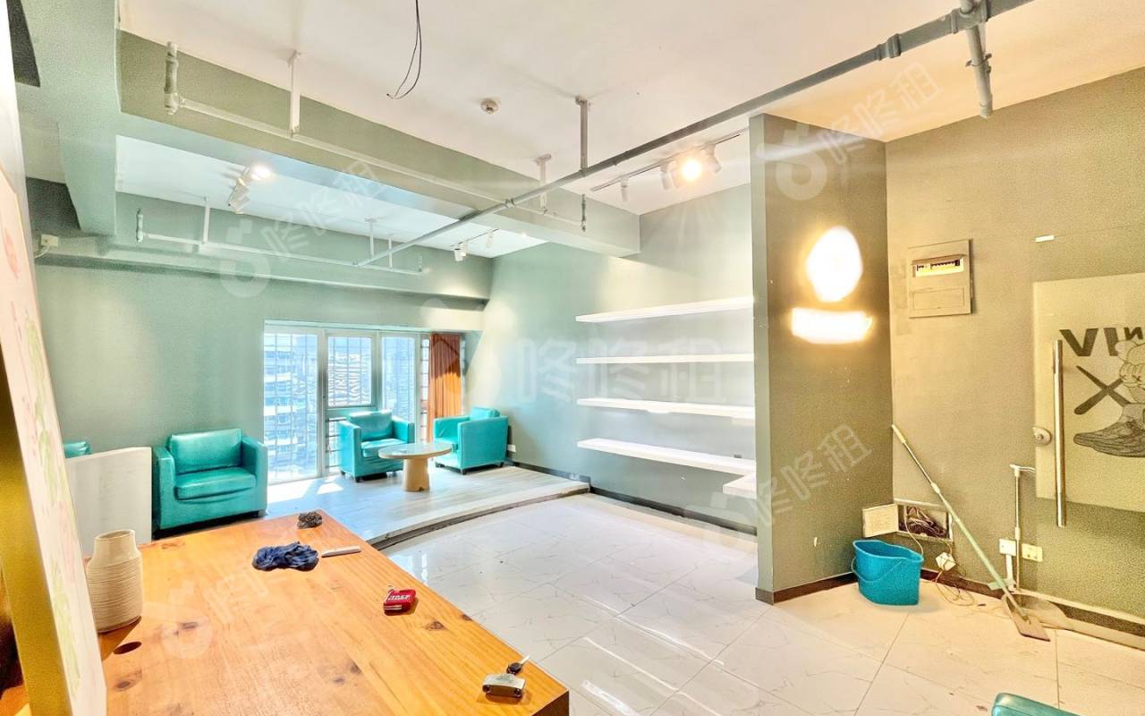 公园道大厦_126平_精装_办公室开间