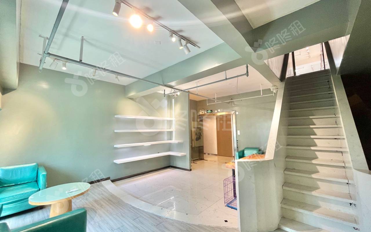 公园道大厦_126平_精装_办公室开间