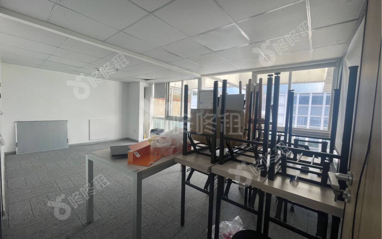 生产力大楼_120平_精装_办公室隔间