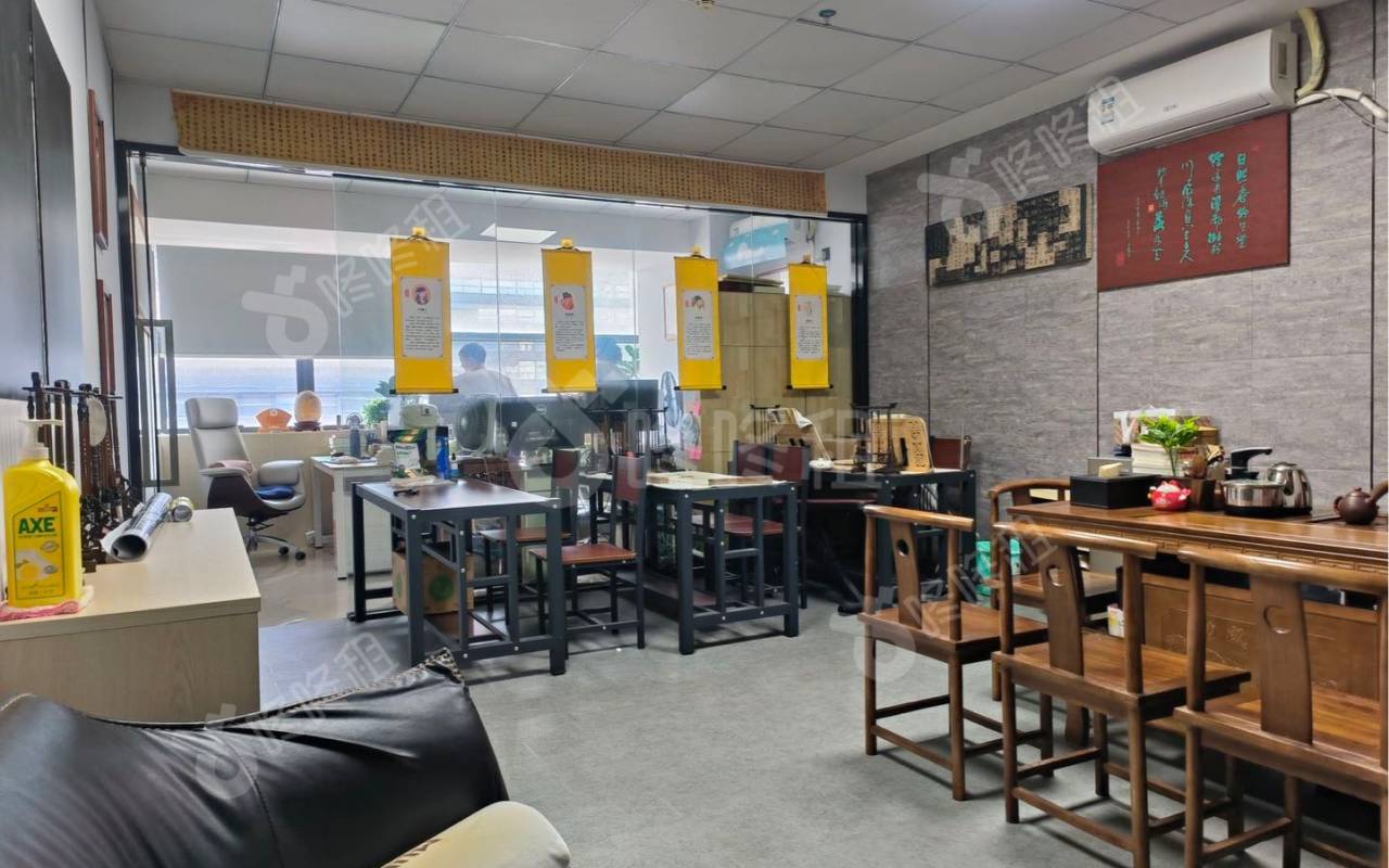 花样年美年广场_85平_精装_办公室开间