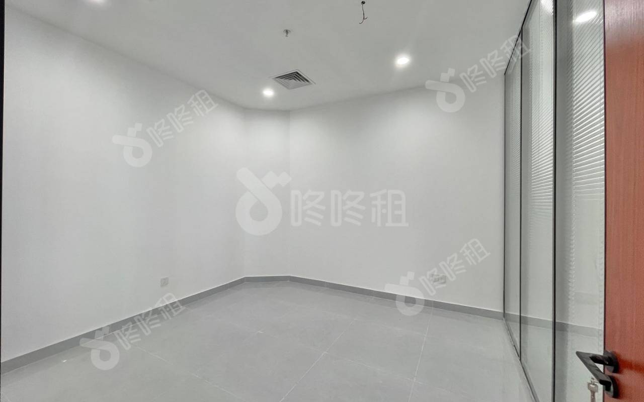 远洋滨海大厦_194平_精装_办公室隔间