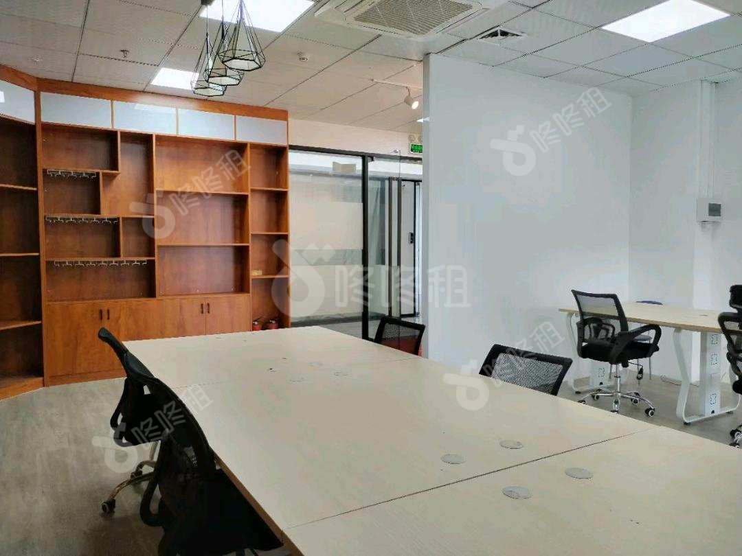 马家龙工业区_150平_精装_办公室开间