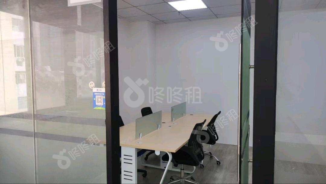 马家龙工业区_210平_精装_办公室隔间