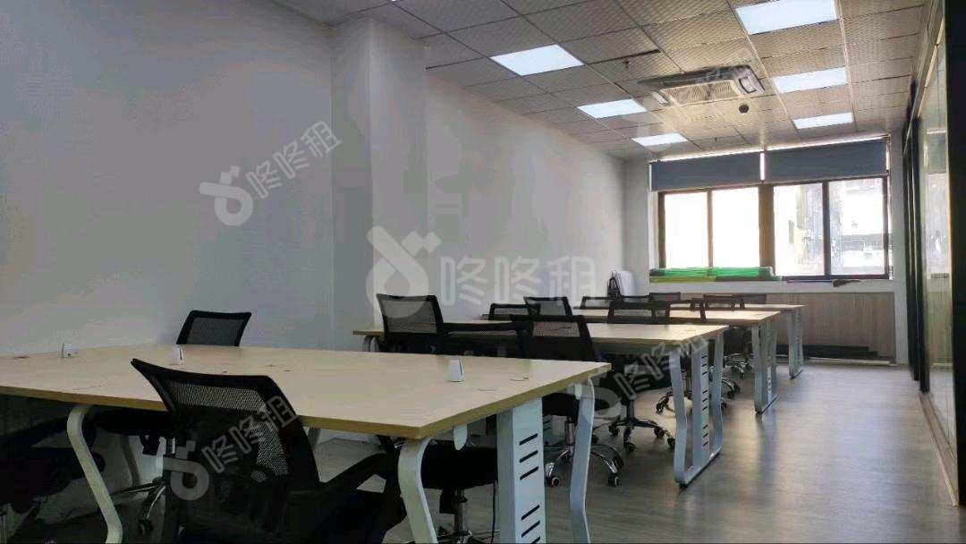 马家龙工业区_210平_精装_办公室开间