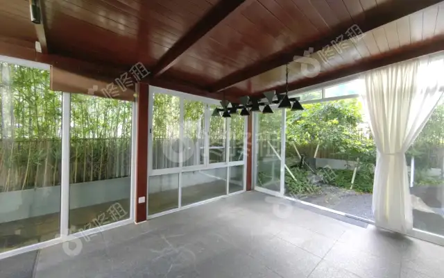 中心商务大厦_690平米_豪装_办公室房源出租