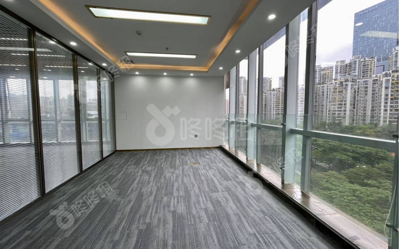 海岸城大厦_258平_精装_办公室隔间