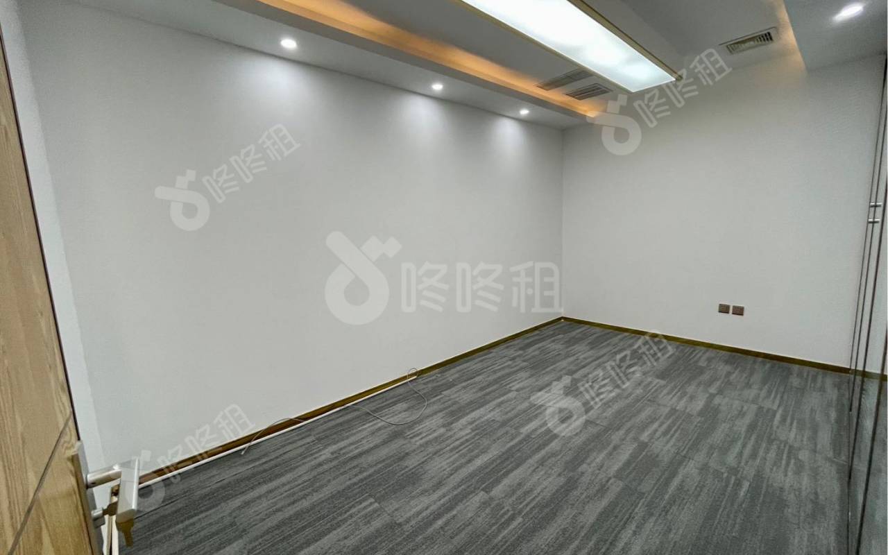 海岸城大厦_258平_精装_办公室隔间