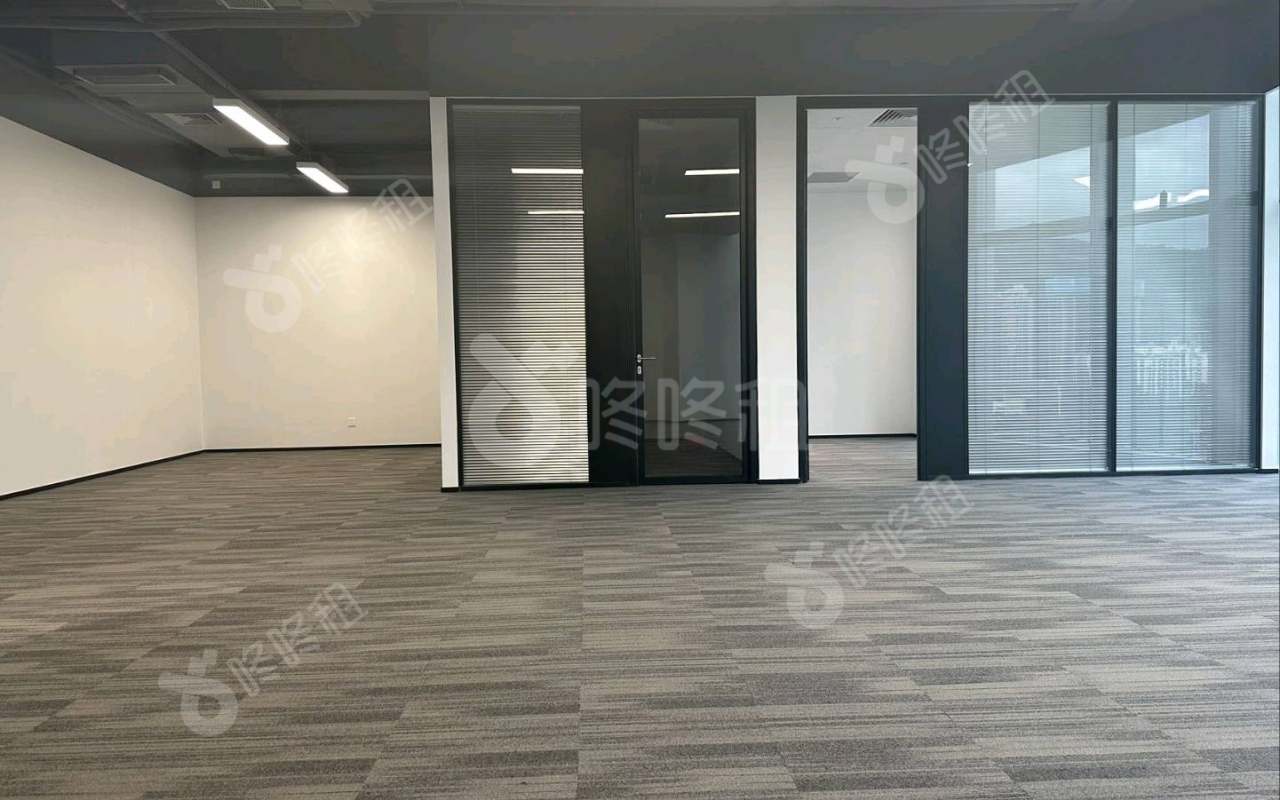 寰侨商务大厦_268平_精装_办公室开间