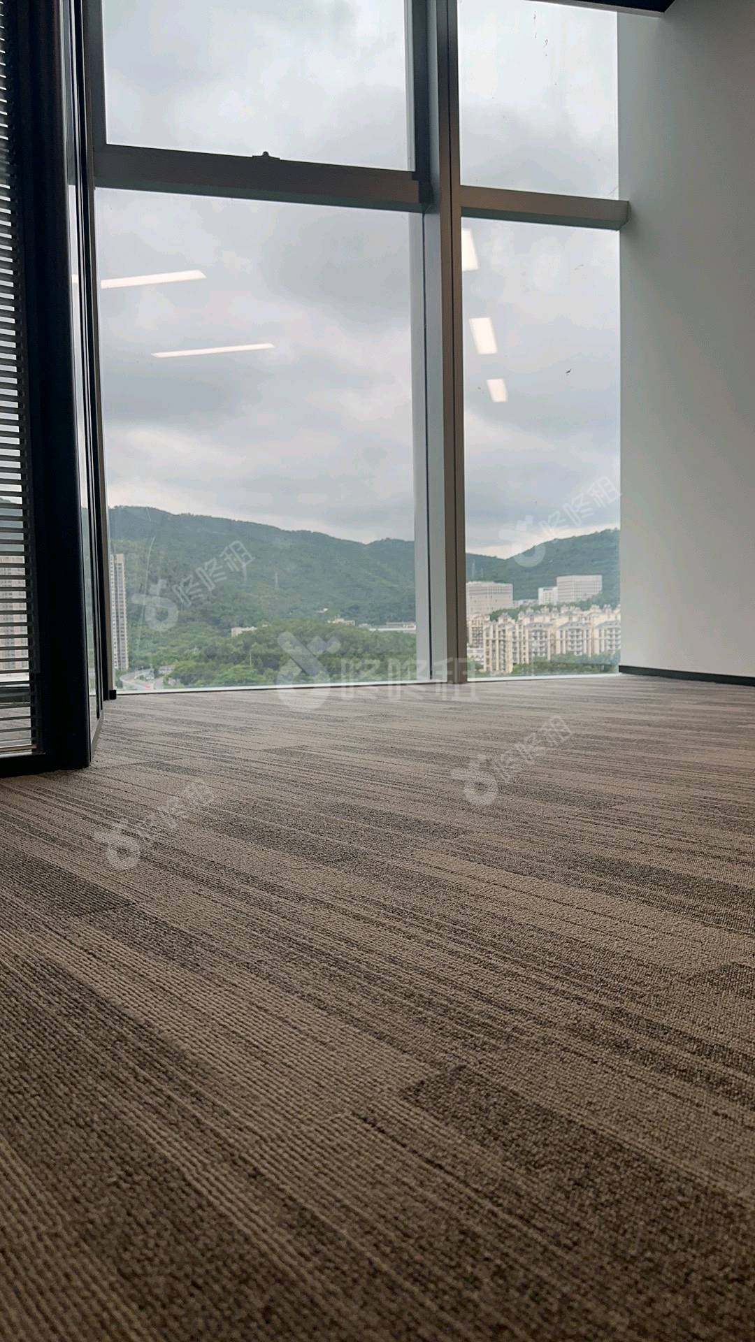 寰侨商务大厦_295平_精装_办公室开间