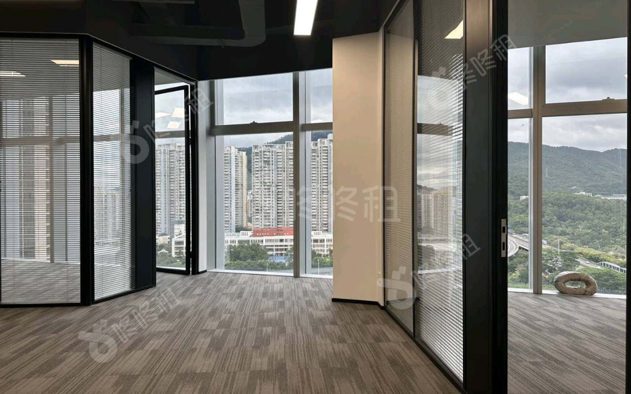 寰侨商务大厦_295平_精装_办公室隔间