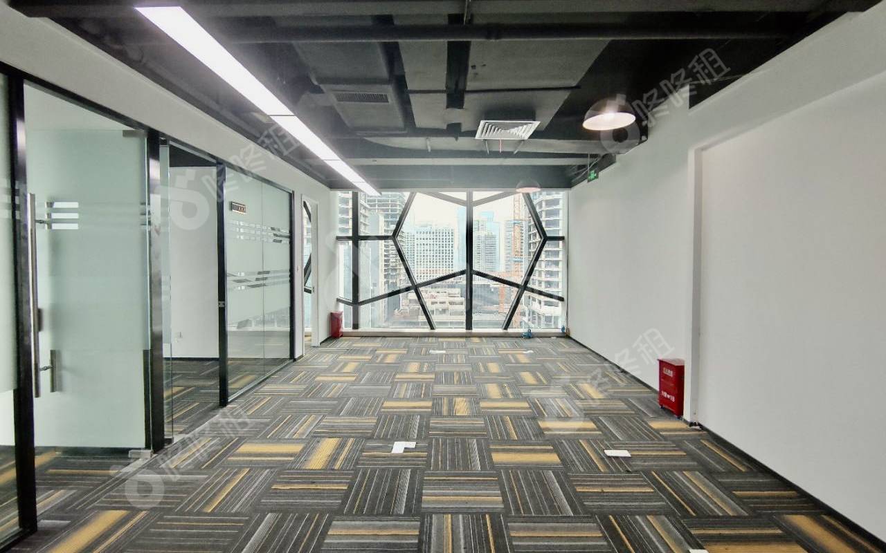 万科云创_132平_精装_办公室开间