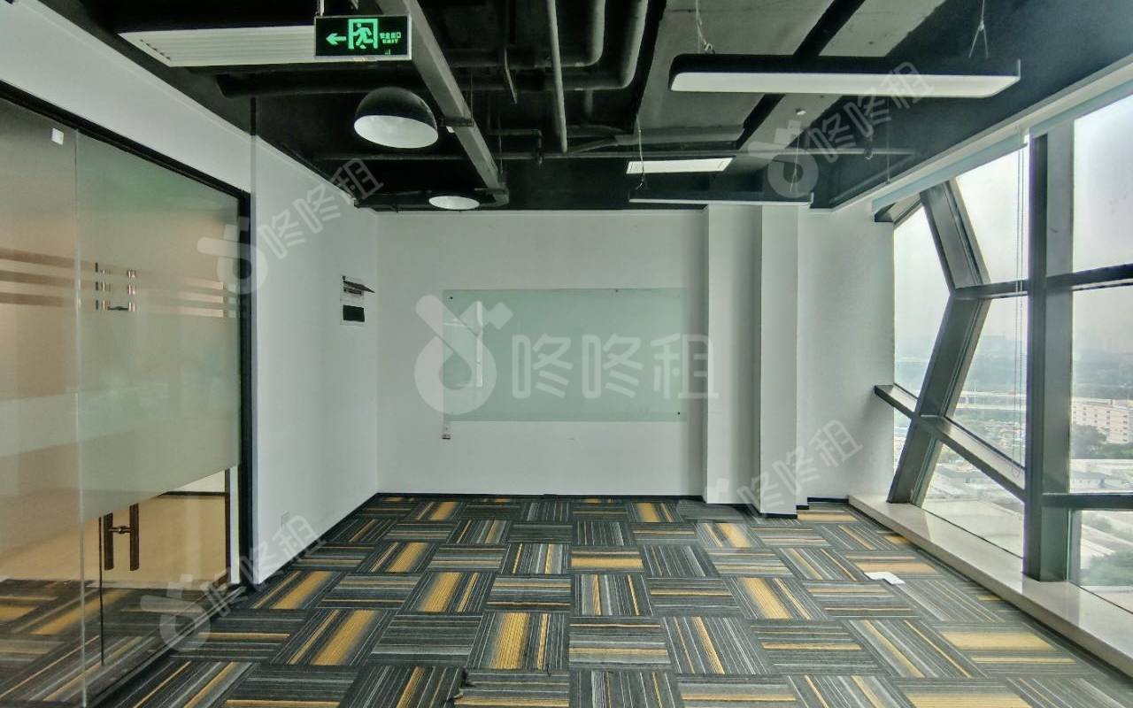 万科云创_132平_精装_前台