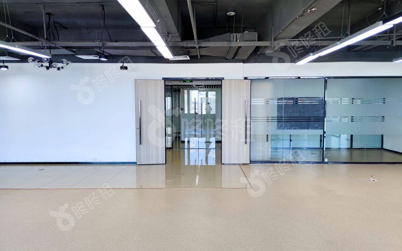 万科云创_498平_精装_办公室开间