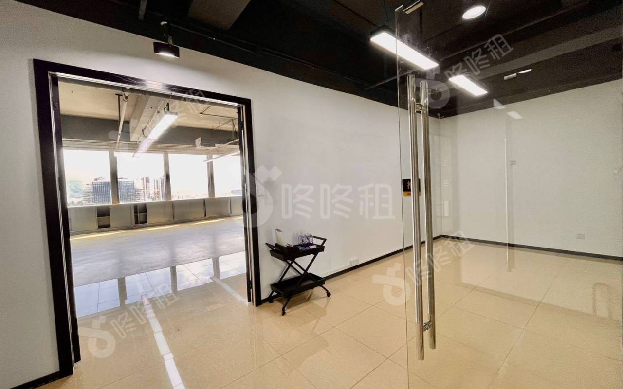 万科云创_498平_精装_办公室隔间