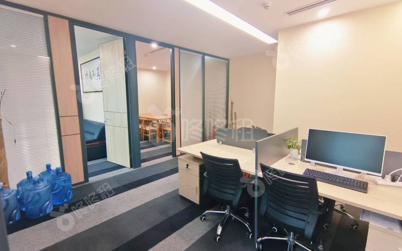 新世界文博中心_175平_精装_办公室开间