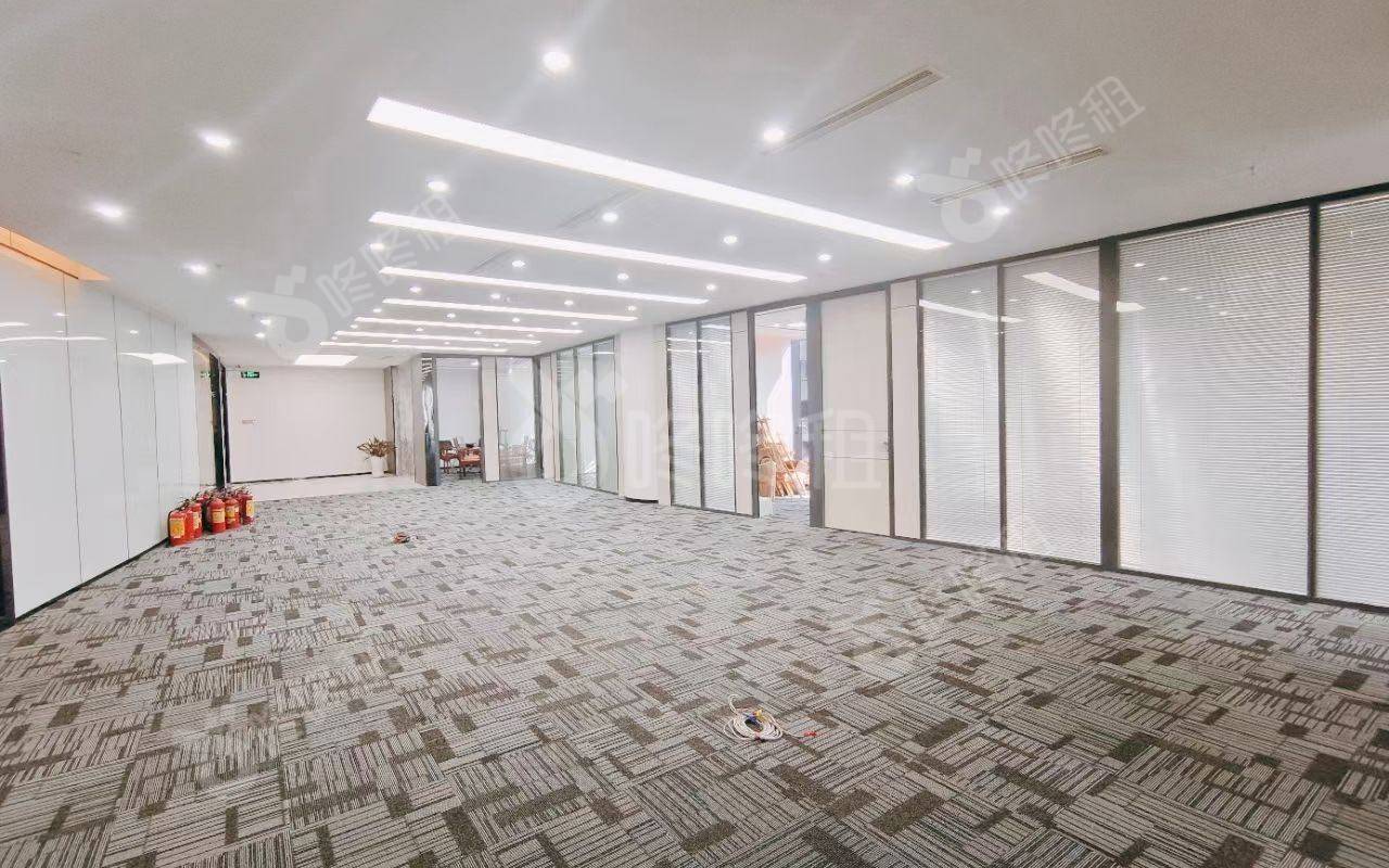 新世界文博中心_450平_豪装_办公室开间