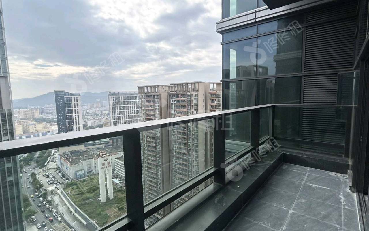 万科星宸大厦_139.36平_精装_阳台