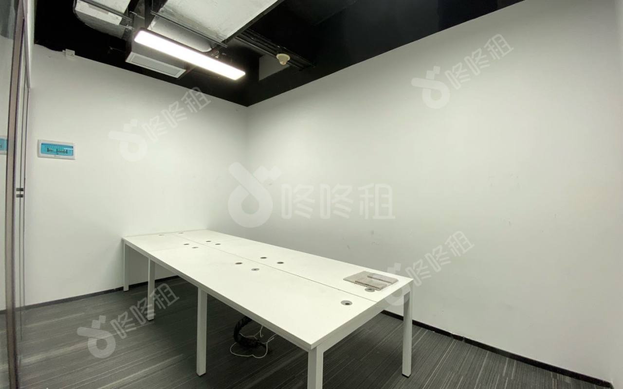 讯美科技广场_116平_精装_办公室隔间