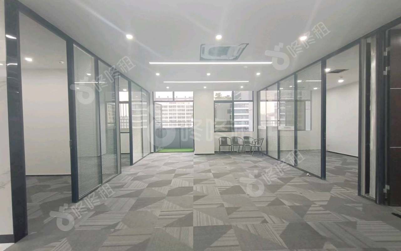 雪松大厦_385平_精装_办公室开间