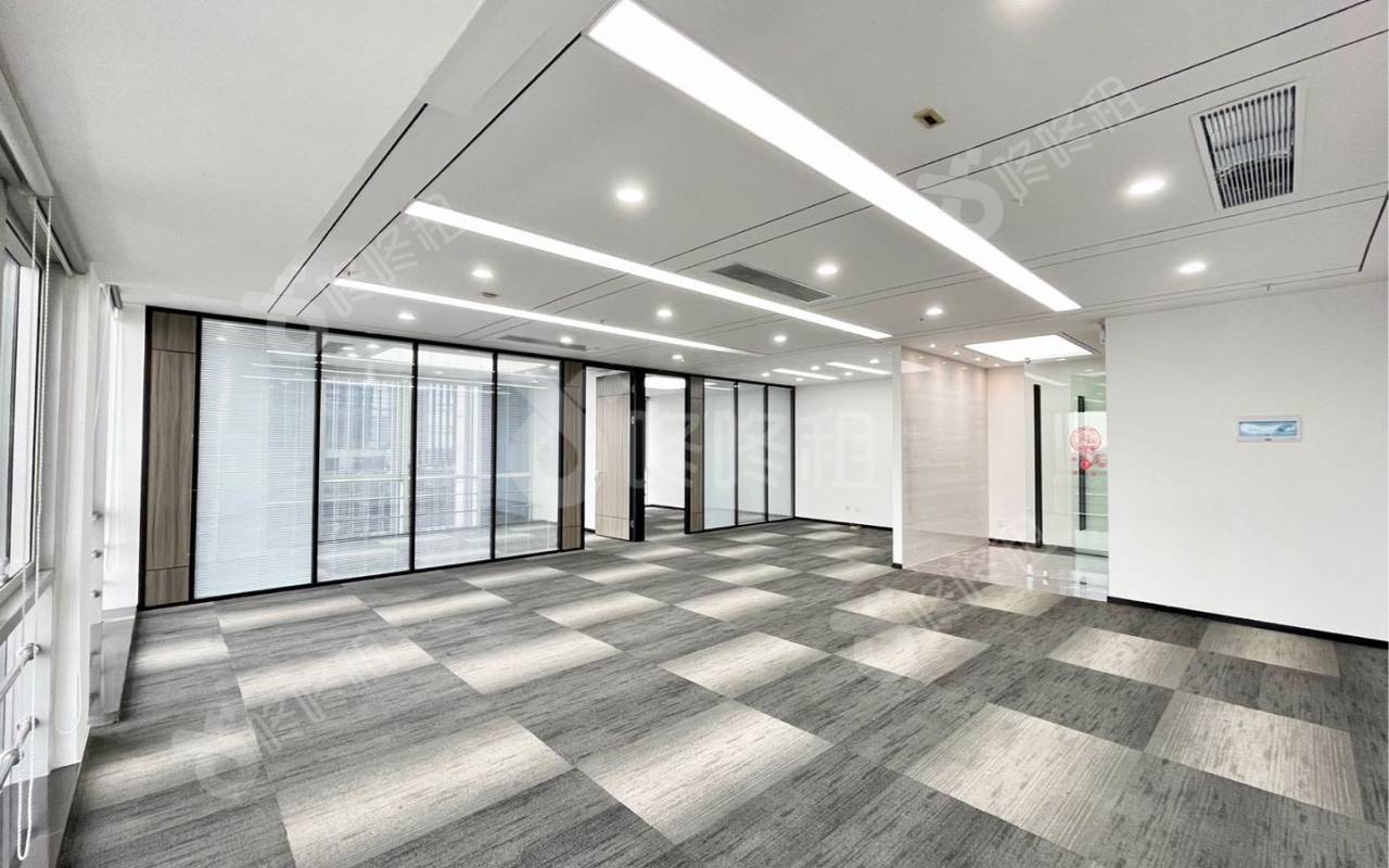 荣超滨海大厦_249平_精装_办公室开间