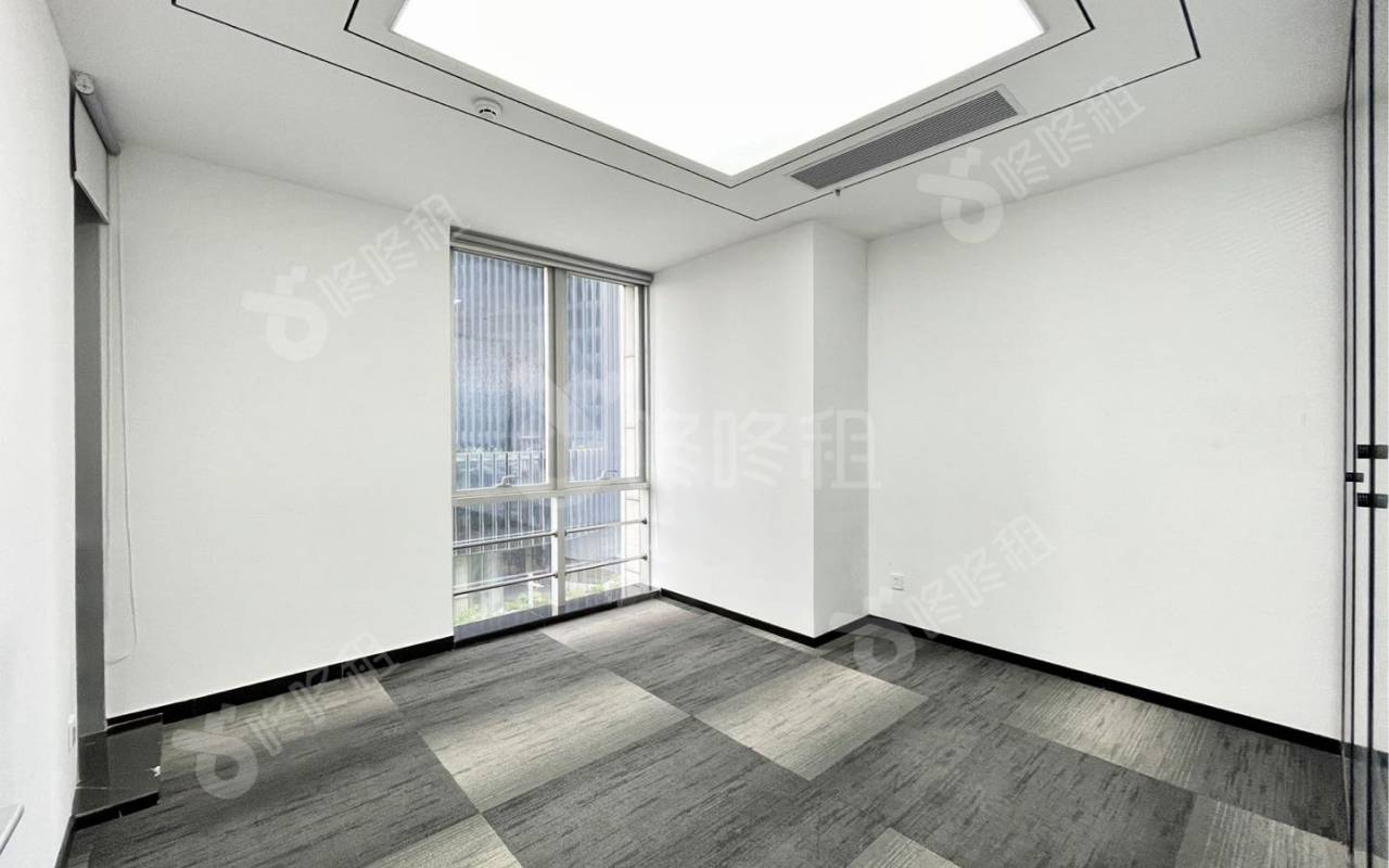 荣超滨海大厦_249平_精装_办公室隔间