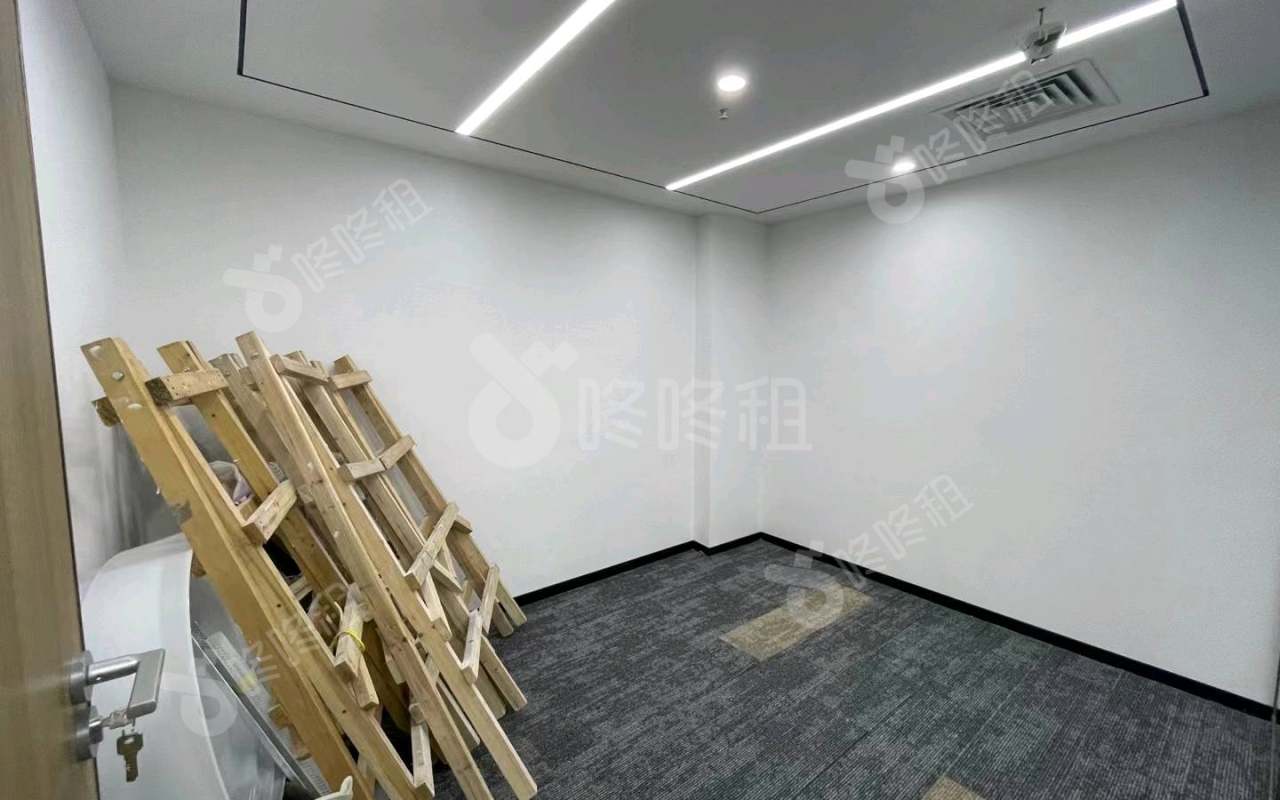 羊城国际贸易中心_127平_精装_办公室隔间