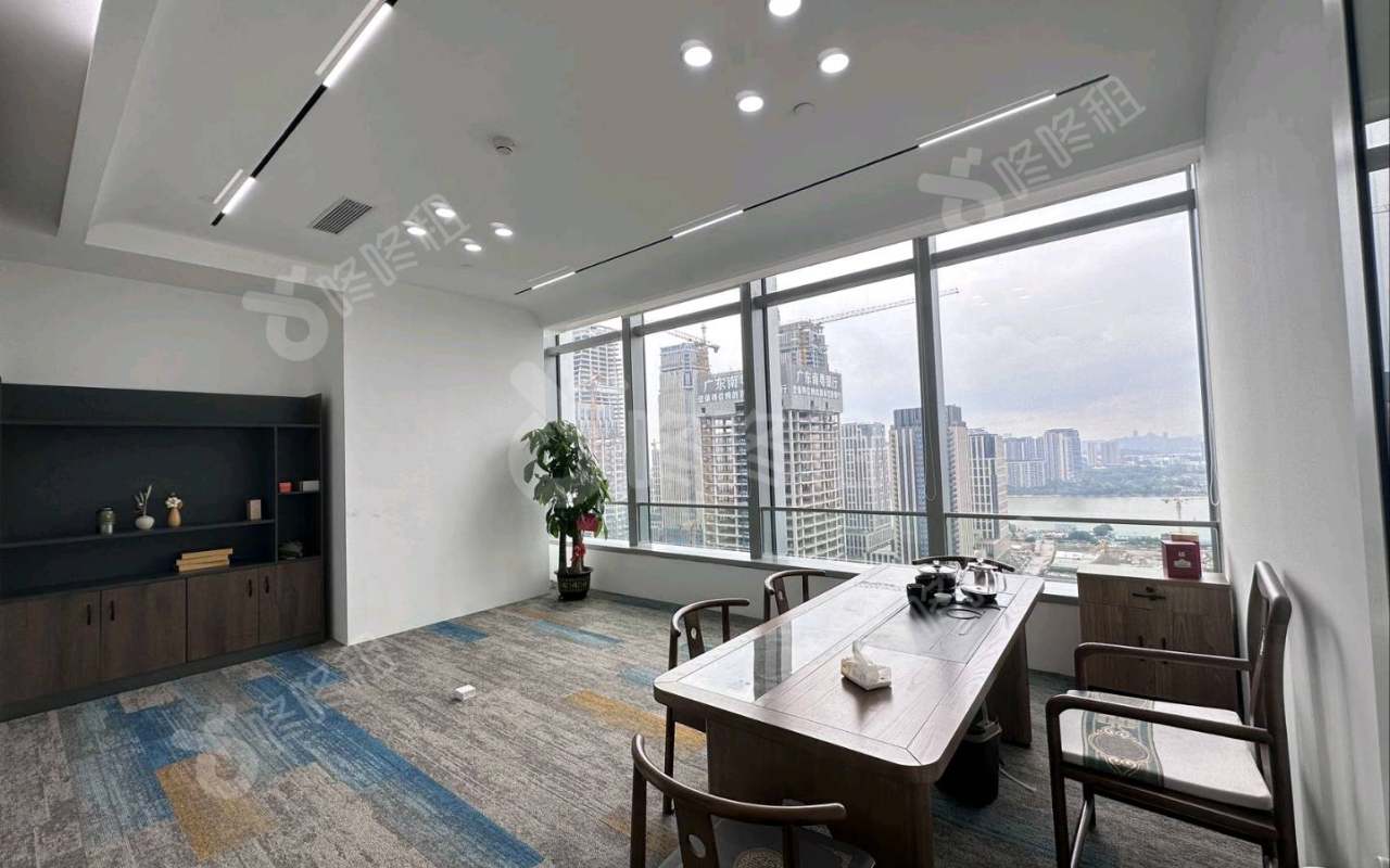 粤海金融中心_220平_精装_办公室隔间