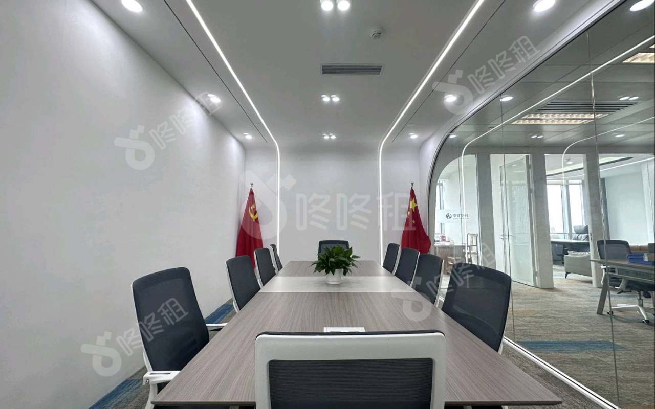 粤海金融中心_220平_精装_办公室隔间