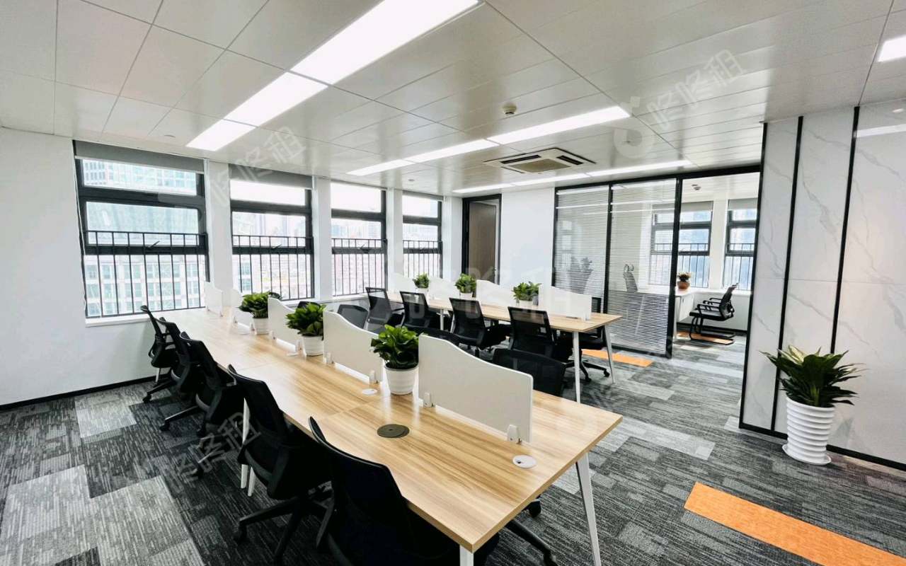 保利中辰广场_168平_精装_办公室隔间