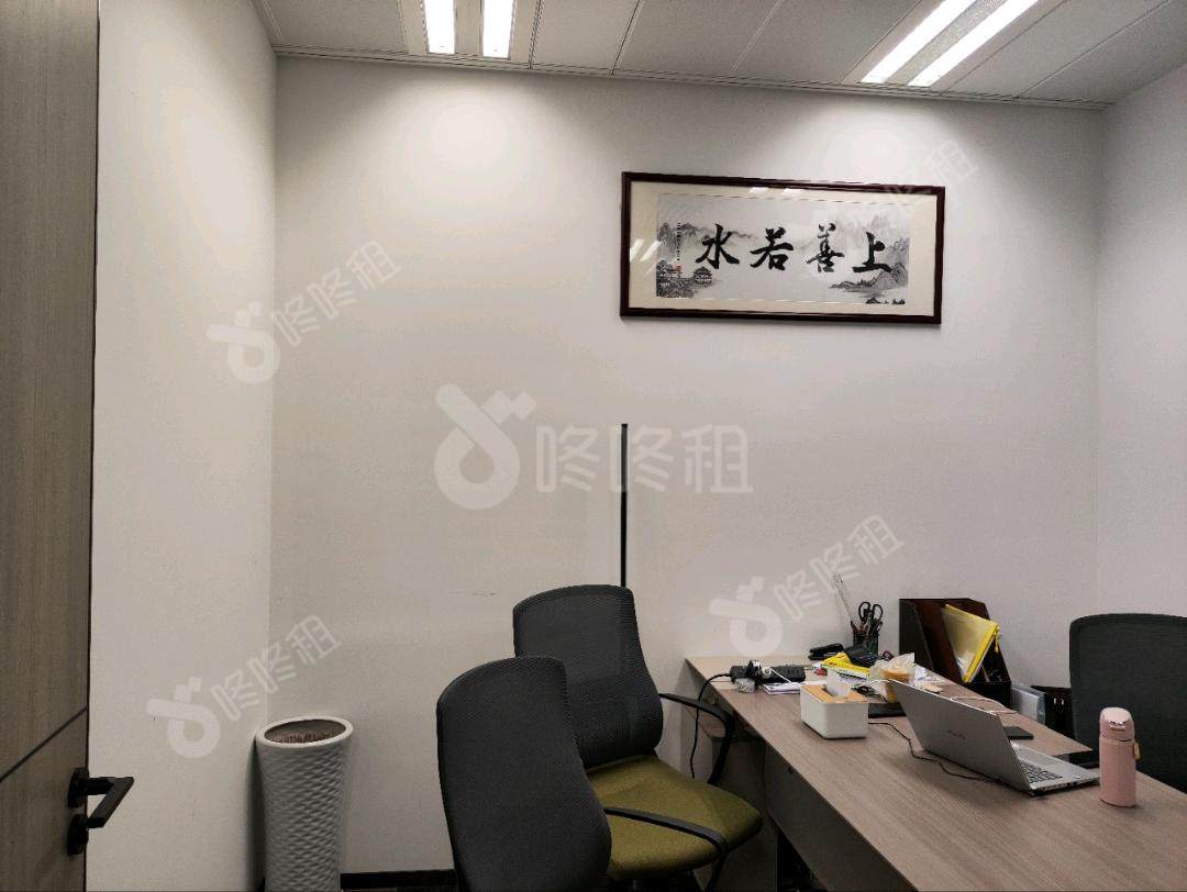 环球都会广场_168平_精装_办公室隔间