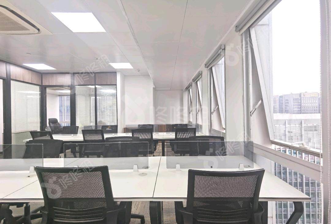 保利克洛维_182平_精装_办公室开间