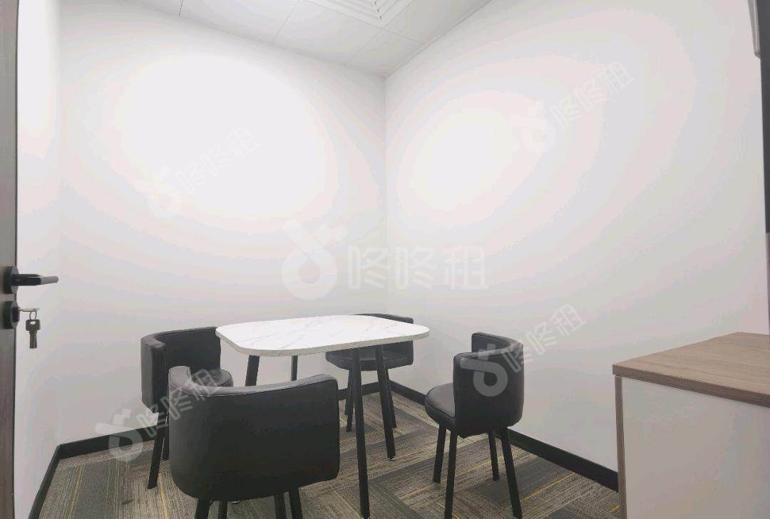 保利克洛维_182平_精装_办公室隔间