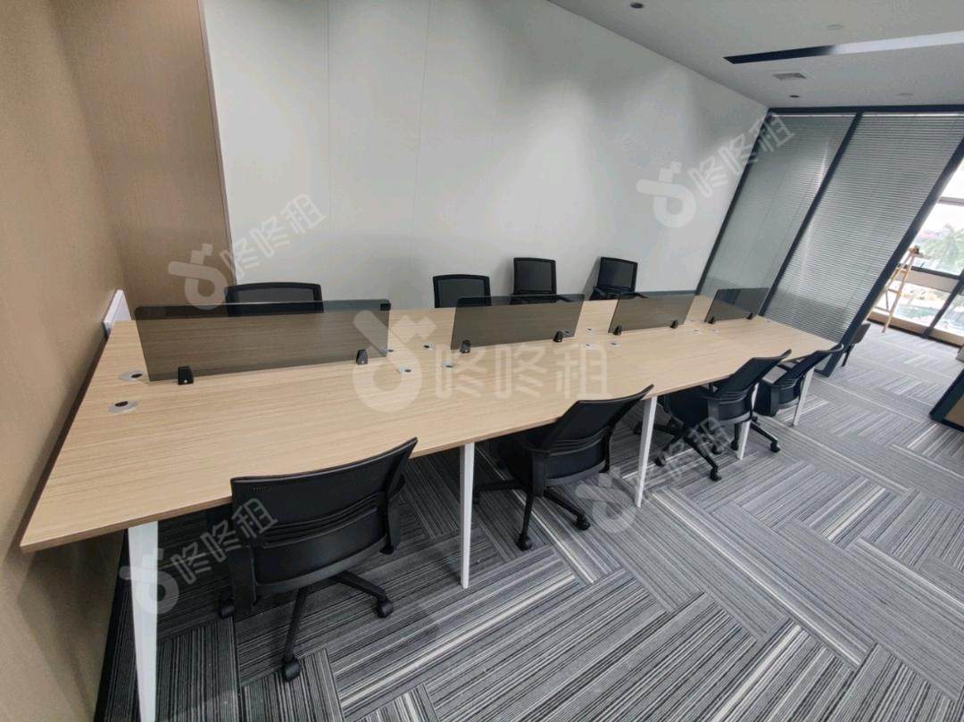 保利鱼珠港_155平_精装_办公室开间