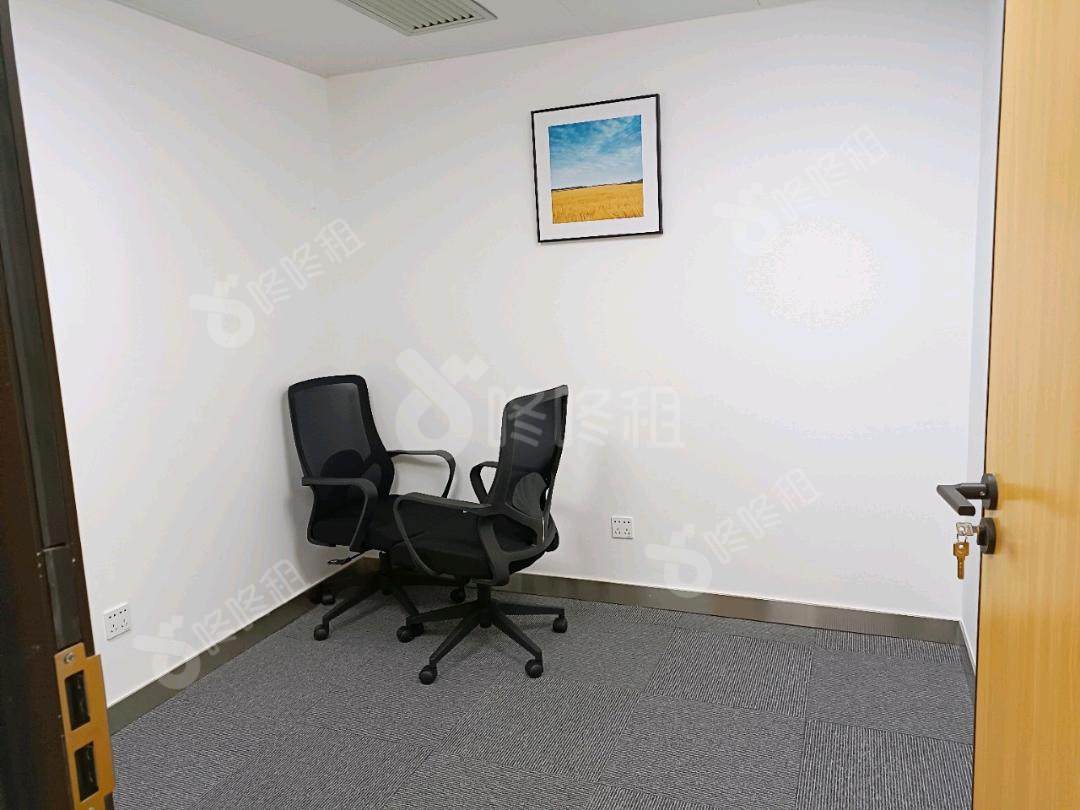 羊城国际贸易中心_135平_精装_办公室隔间