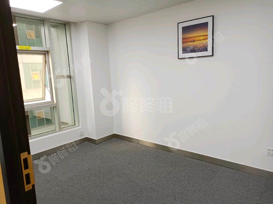 羊城国际贸易中心_135平_精装_办公室隔间